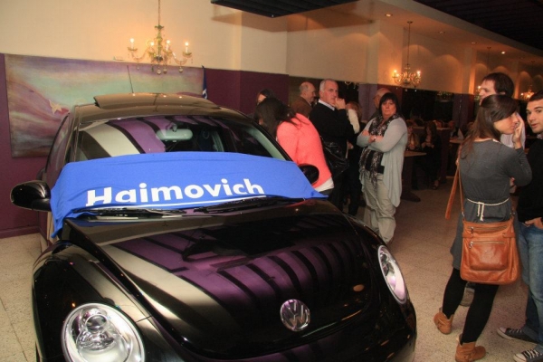 Felices ganadores del New Beetle